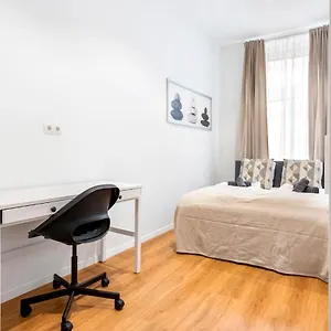 Hostel Nice Central City Room, Wenen